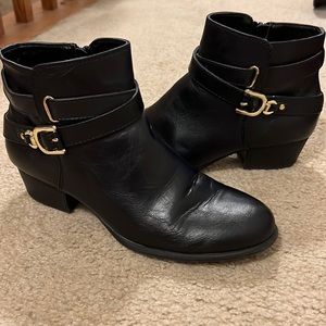 Unisa Black leather booties